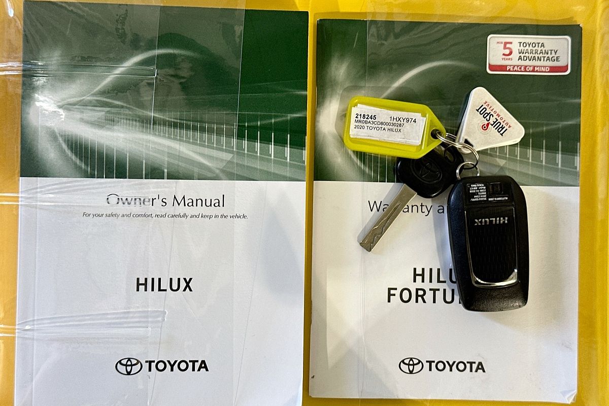 2020 Toyota HILUX SR5 (4x4) GUN126R FACELIFT 4X4