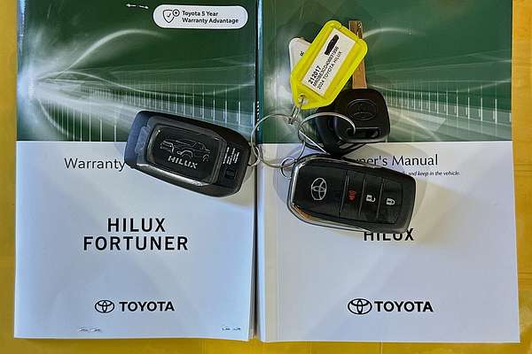 2024 Toyota HILUX Rogue 48V GUN126R 4X4