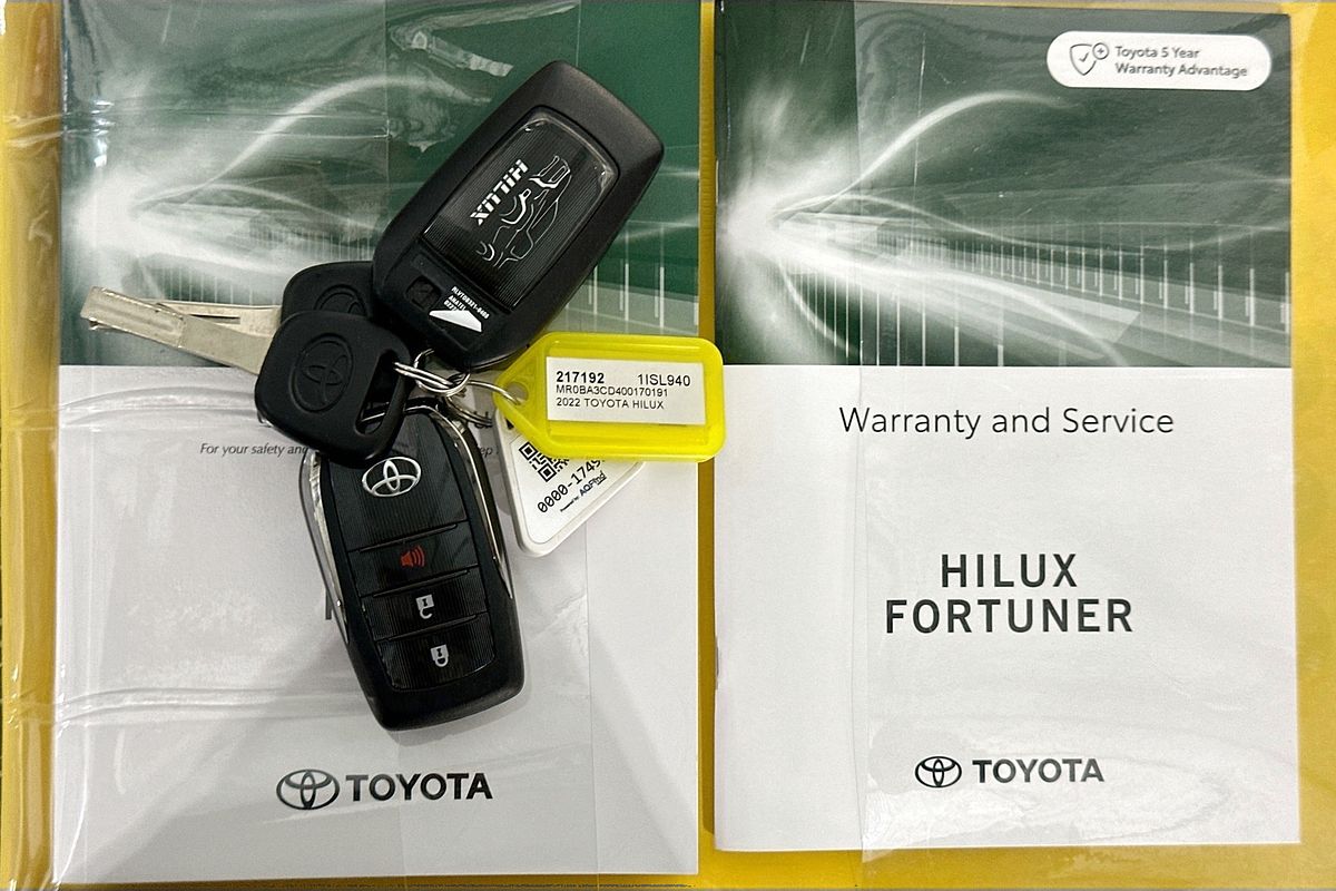 2022 Toyota Hilux ROGUE (4x4) 6 SPEAKER GUN126R 4X4