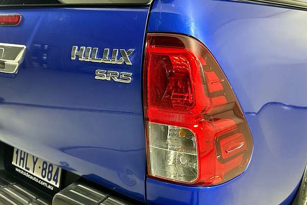 2017 Toyota HILUX SR5 (4x4) GUN126R 4X4