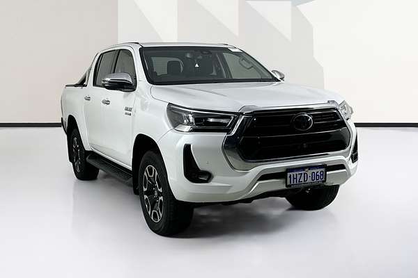 2023 Toyota HILUX SR5 (4x4) GUN126R 4X4
