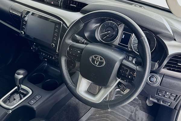 2023 Toyota HILUX SR5 (4x4) GUN126R 4X4