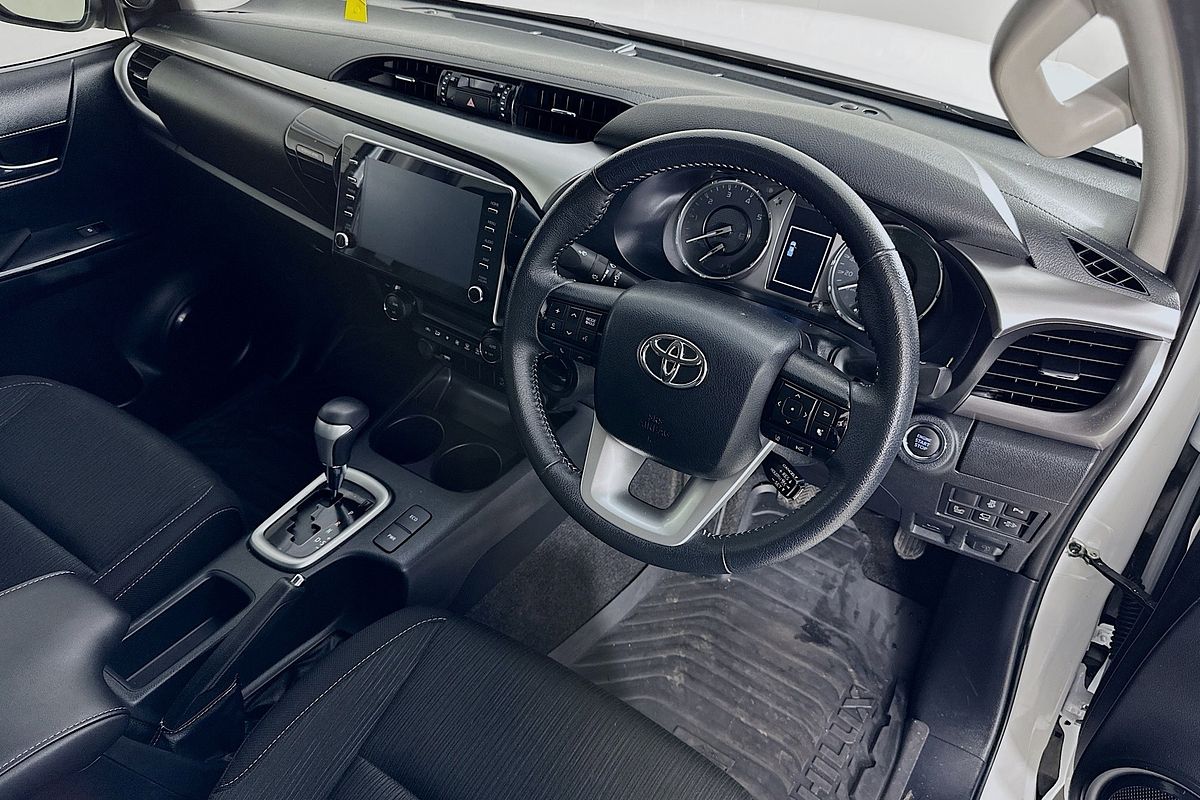 2023 Toyota HILUX SR5 (4x4) GUN126R 4X4