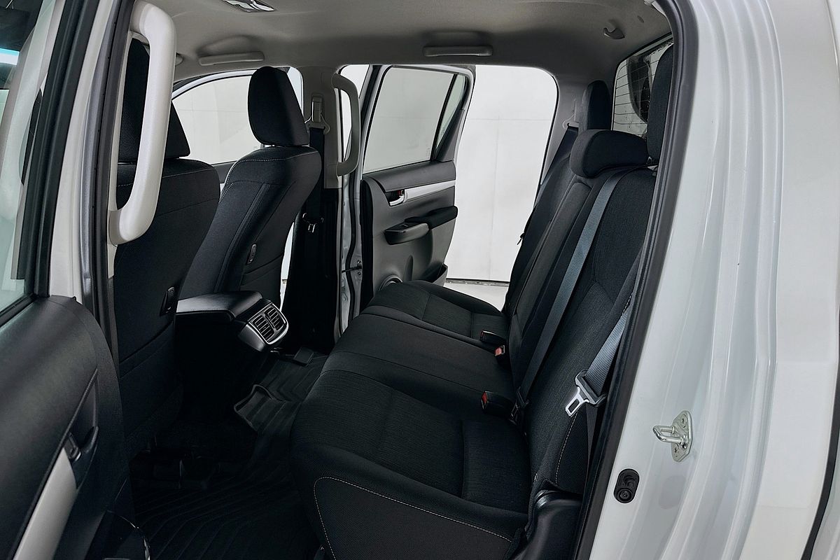 2023 Toyota HILUX SR5 (4x4) GUN126R 4X4