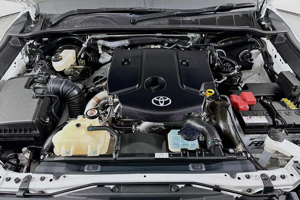 2023 Toyota HILUX SR5 (4x4) GUN126R 4X4