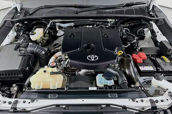 2023 Toyota HILUX SR5 (4x4) GUN126R 4X4