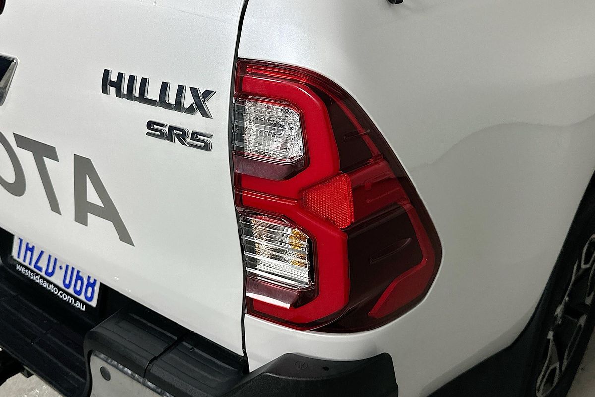 2023 Toyota HILUX SR5 (4x4) GUN126R 4X4