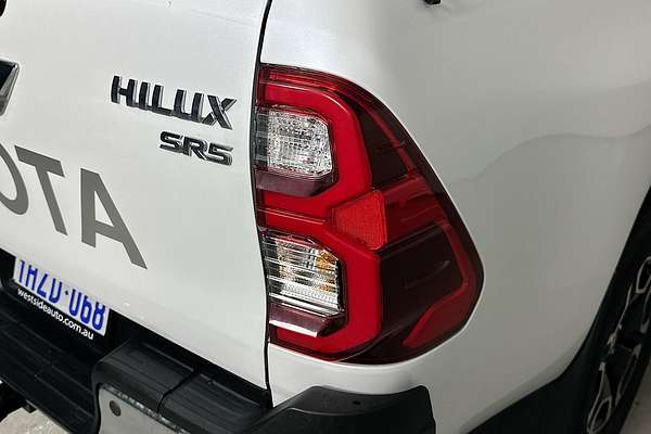2023 Toyota HILUX SR5 (4x4) GUN126R 4X4