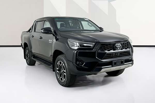 2024 Toyota HILUX SR5 48V + PREM. INTERIOR (4x4) GUN126R 4X4