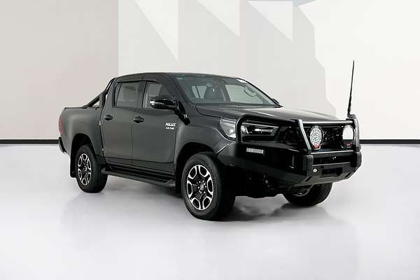 2024 Toyota HILUX SR5 48V + PREM. INTERIOR (4x4) GUN126R 4X4