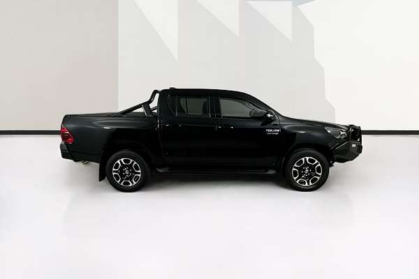 2024 Toyota HILUX SR5 48V + PREM. INTERIOR (4x4) GUN126R 4X4