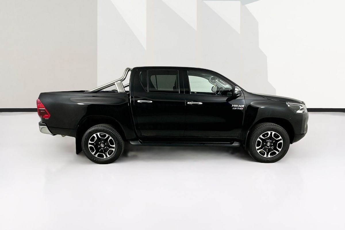 2020 Toyota HILUX SR5 (4x4) GUN126R FACELIFT 4X4