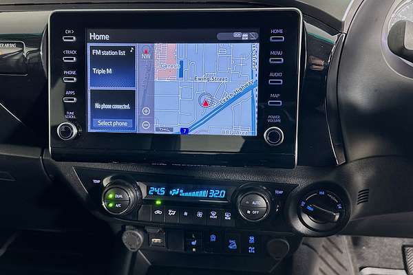 2024 Toyota HILUX SR5 48V + PREM. INTERIOR (4x4) GUN126R 4X4