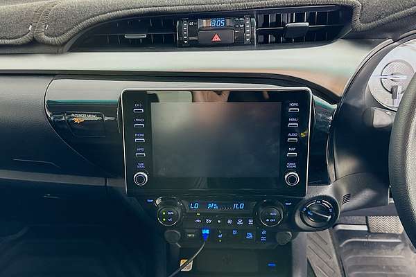 2024 Toyota HILUX SR5 48V + PREM. INTERIOR (4x4) GUN126R 4X4