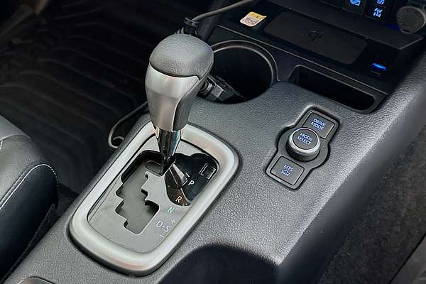 2024 Toyota HILUX SR5 48V + PREM. INTERIOR (4x4) GUN126R 4X4