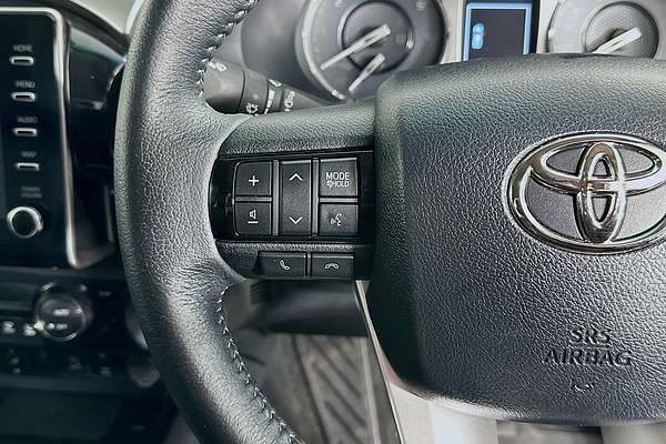 2024 Toyota HILUX SR5 48V + PREM. INTERIOR (4x4) GUN126R 4X4
