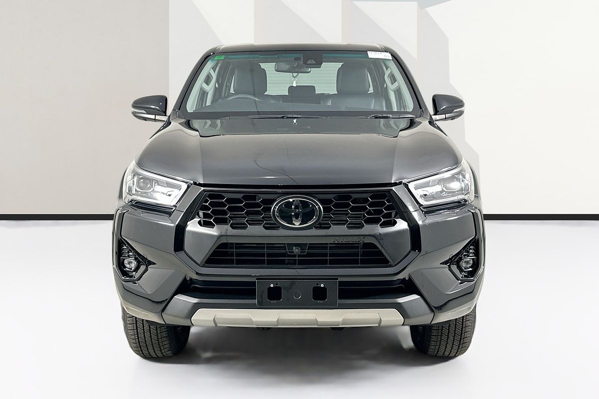 2024 Toyota HILUX SR5 48V + PREM. INTERIOR (4x4) GUN126R 4X4