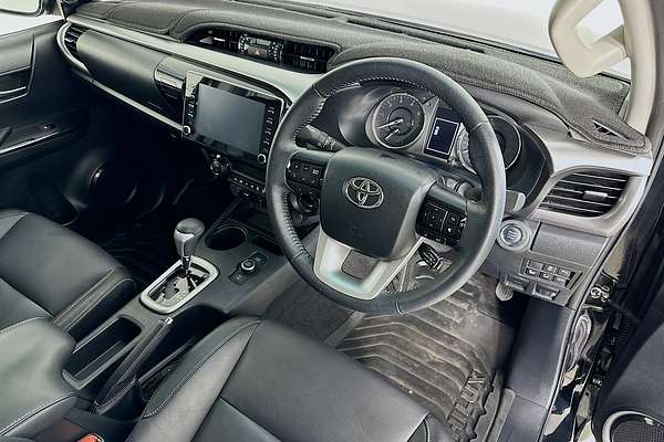 2024 Toyota HILUX SR5 48V + PREM. INTERIOR (4x4) GUN126R 4X4