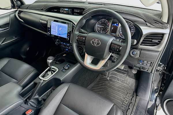 2024 Toyota HILUX SR5 48V + PREM. INTERIOR (4x4) GUN126R 4X4
