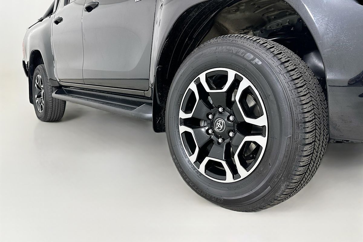 2024 Toyota HILUX SR5 48V + PREM. INTERIOR (4x4) GUN126R 4X4