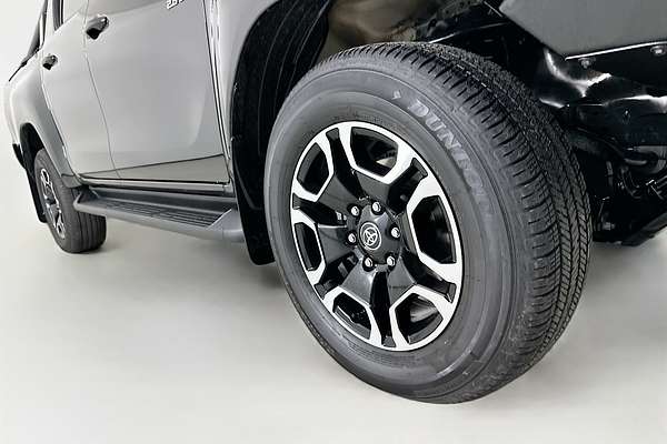 2024 Toyota HILUX SR5 48V + PREM. INTERIOR (4x4) GUN126R 4X4