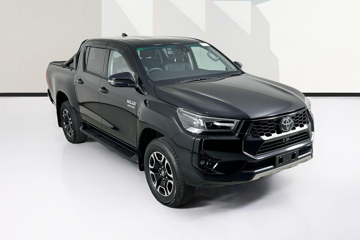 2024 Toyota HILUX SR5 48V + PREM. INTERIOR (4x4) GUN126R 4X4