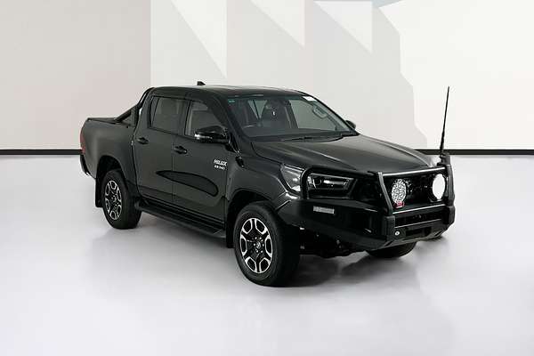2024 Toyota HILUX SR5 48V + PREM. INTERIOR (4x4) GUN126R 4X4