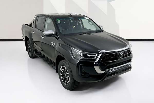 2020 Toyota HILUX SR5 (4x4) GUN126R FACELIFT 4X4