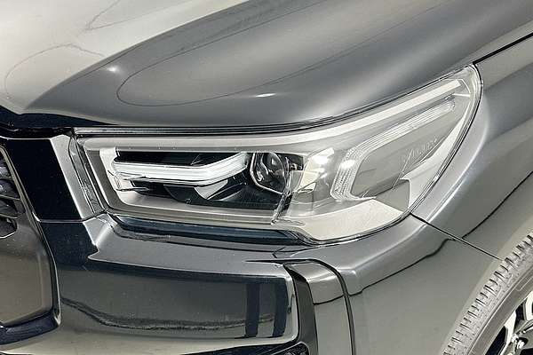 2024 Toyota HILUX SR5 48V + PREM. INTERIOR (4x4) GUN126R 4X4