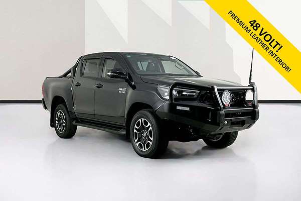 2024 Toyota HILUX SR5 48V + PREM. INTERIOR (4x4) GUN126R 4X4