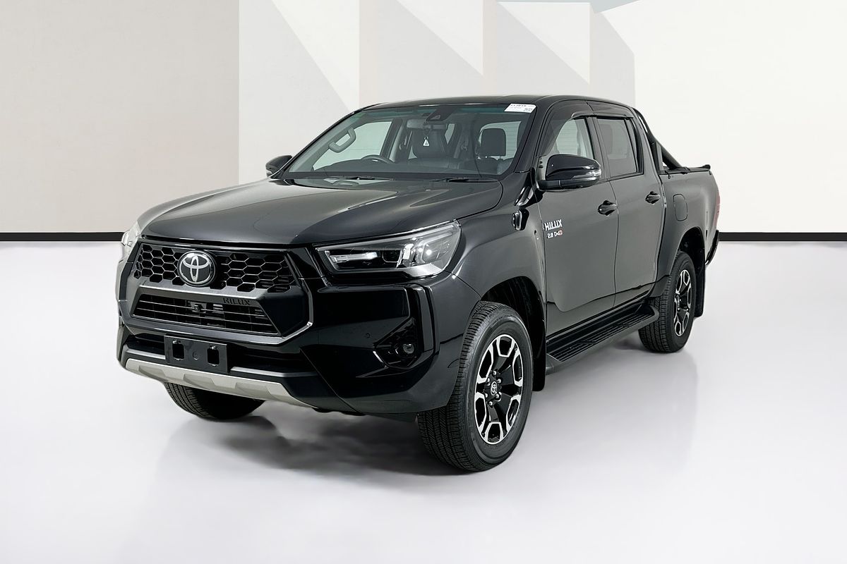 2024 Toyota HILUX SR5 48V + PREM. INTERIOR (4x4) GUN126R 4X4