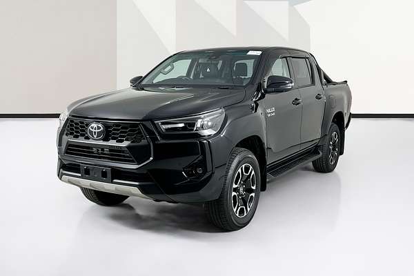 2024 Toyota HILUX SR5 48V + PREM. INTERIOR (4x4) GUN126R 4X4