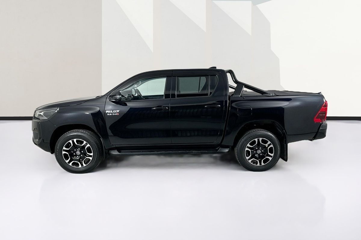 2024 Toyota HILUX SR5 48V + PREM. INTERIOR (4x4) GUN126R 4X4