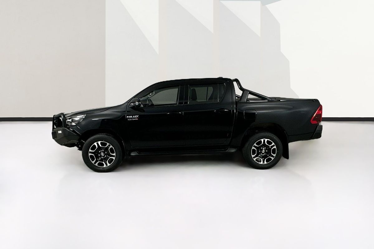 2024 Toyota HILUX SR5 48V + PREM. INTERIOR (4x4) GUN126R 4X4