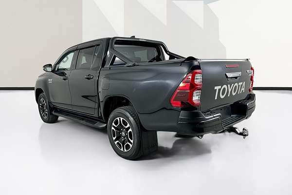 2024 Toyota HILUX SR5 48V + PREM. INTERIOR (4x4) GUN126R 4X4