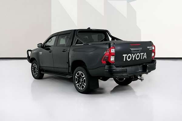 2024 Toyota HILUX SR5 48V + PREM. INTERIOR (4x4) GUN126R 4X4