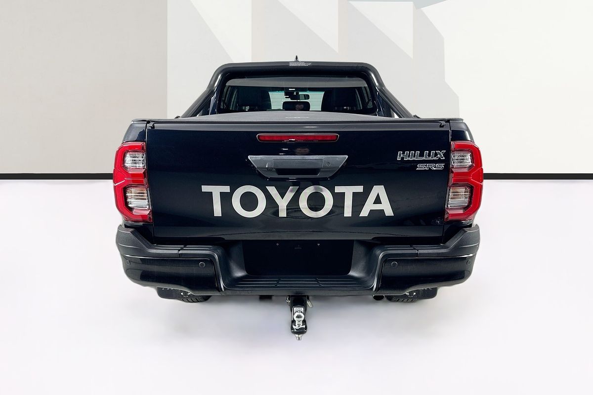 2024 Toyota HILUX SR5 48V + PREM. INTERIOR (4x4) GUN126R 4X4