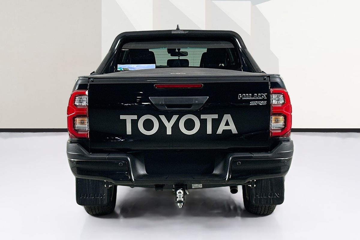 2024 Toyota HILUX SR5 48V + PREM. INTERIOR (4x4) GUN126R 4X4