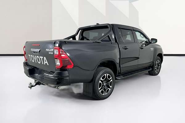2024 Toyota HILUX SR5 48V + PREM. INTERIOR (4x4) GUN126R 4X4