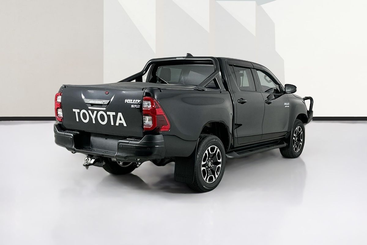2024 Toyota HILUX SR5 48V + PREM. INTERIOR (4x4) GUN126R 4X4