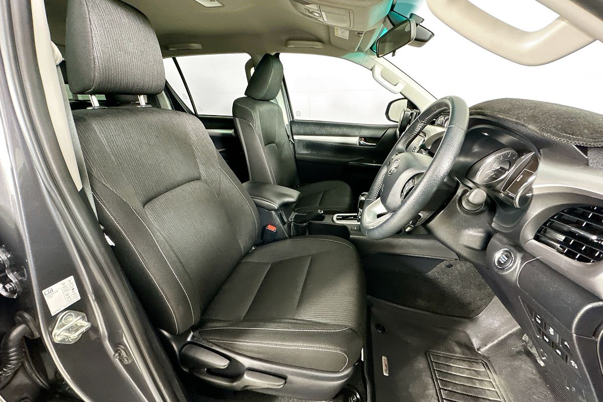 2022 Toyota HILUX SR5 (4x4) GUN126R 4X4