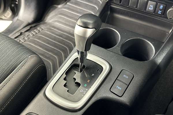 2022 Toyota HILUX SR5 (4x4) GUN126R 4X4