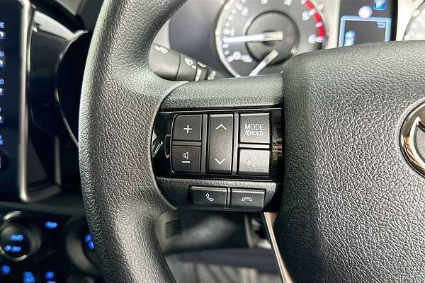 2025 Toyota HILUX SR 48V (4x4) GUN126R RC 4X4