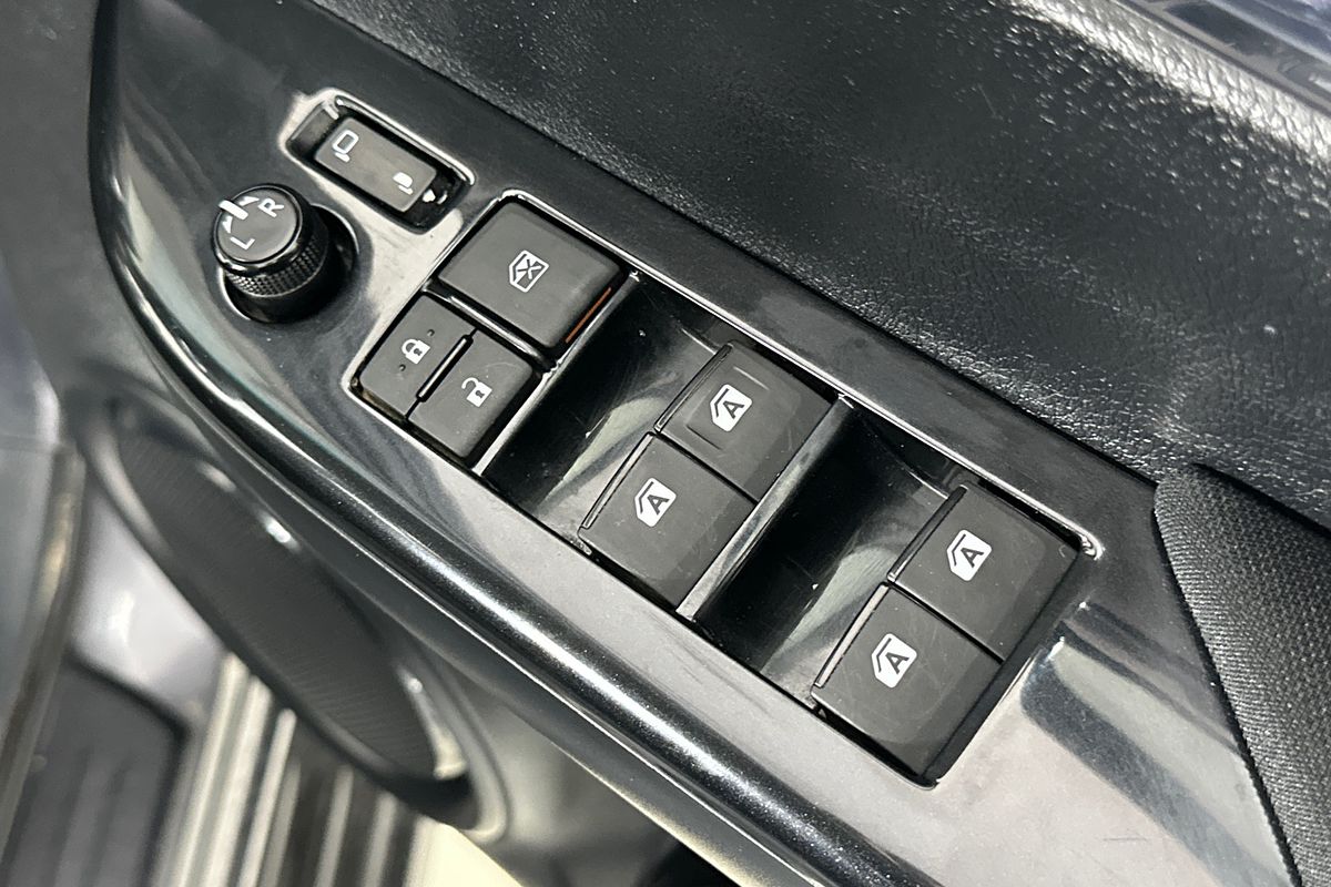 2022 Toyota HILUX SR5 (4x4) GUN126R 4X4