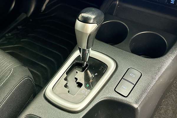 2022 Toyota HILUX SR5 (4x4) GUN126R 4X4