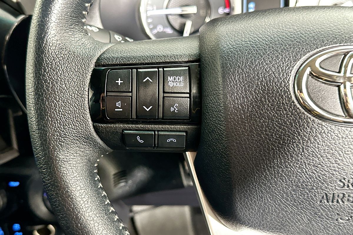 2022 Toyota HILUX SR5 (4x4) GUN126R 4X4