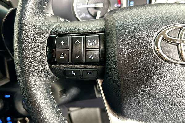 2022 Toyota HILUX SR5 (4x4) GUN126R 4X4