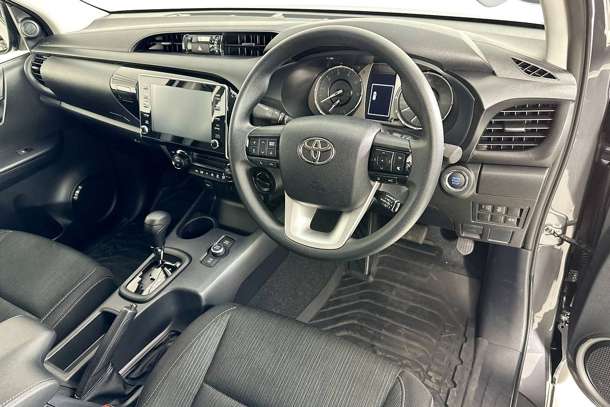 2025 Toyota HILUX SR 48V (4x4) GUN126R RC 4X4