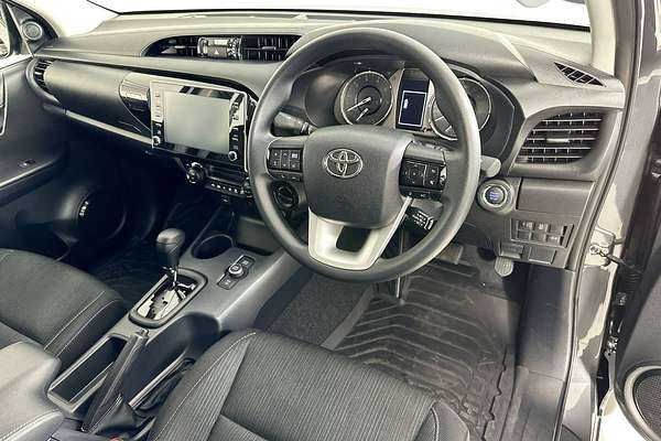 2025 Toyota HILUX SR 48V (4x4) GUN126R RC 4X4
