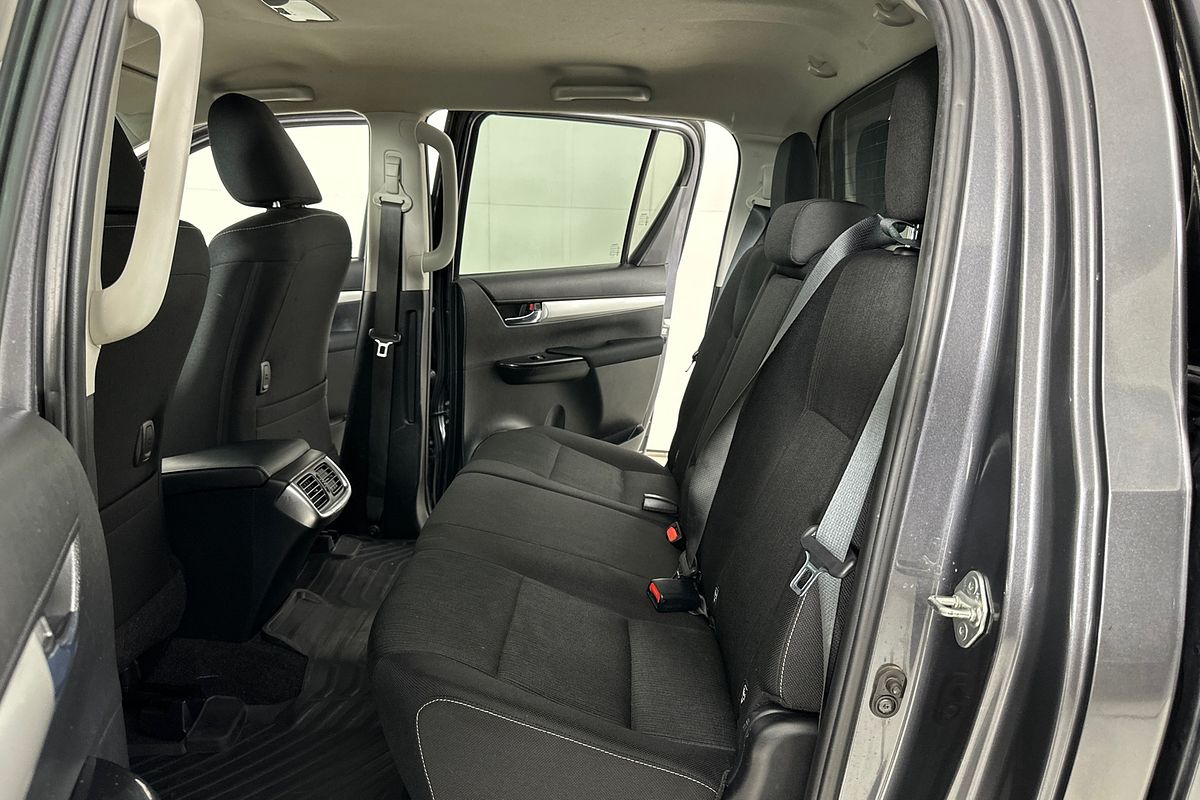 2022 Toyota HILUX SR5 (4x4) GUN126R 4X4